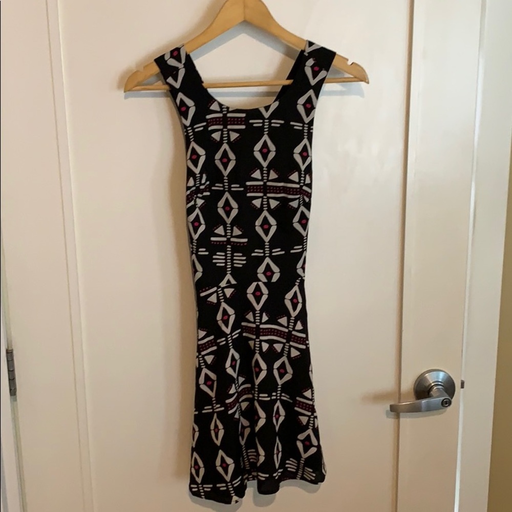 Naven Black dress Triangle design Size 4